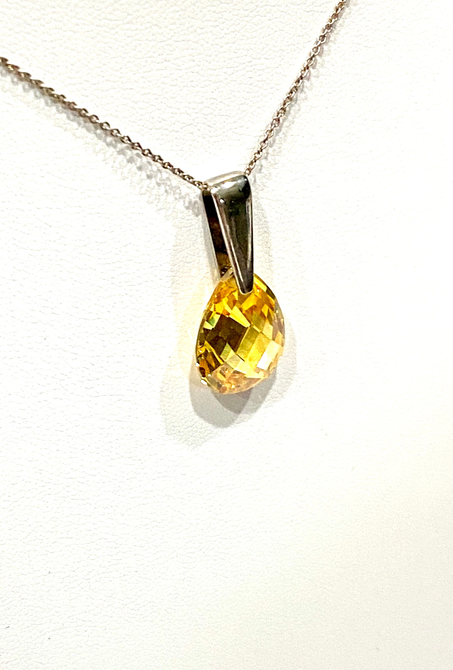 GORGEOUS TIFFANY & CO DIAMOND CUT GENUINE CITRINE IN SOLD STERLING SILVER