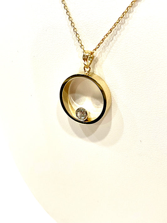 GORGEOUS BEZEL SET 14k YELLOW GOLD DIAMOND NECKLACE WITH 20” CHAIN