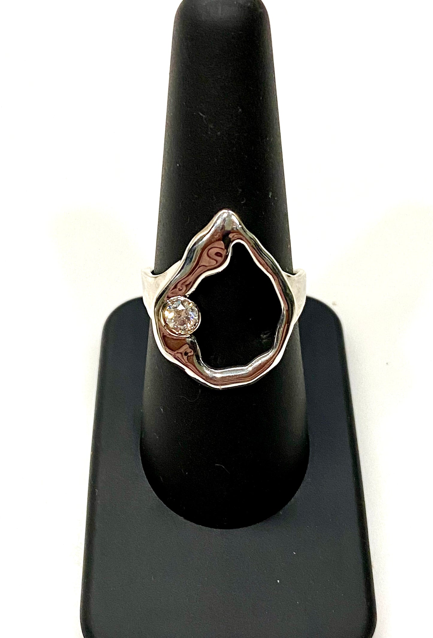 GORGEOUS DESIGNER OPEN SPACE DIAMOND AND WHITE GOLD RING