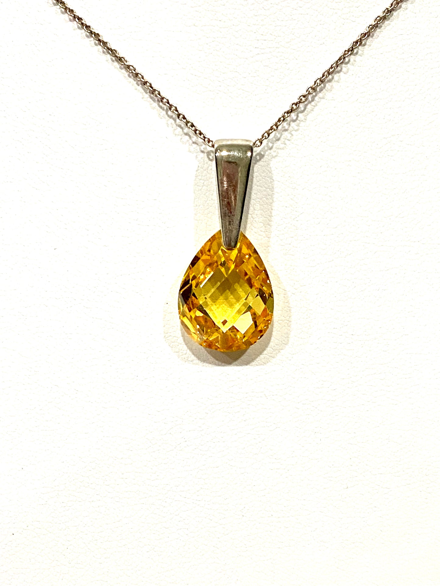 GORGEOUS TIFFANY & CO DIAMOND CUT GENUINE CITRINE IN SOLD STERLING SILVER