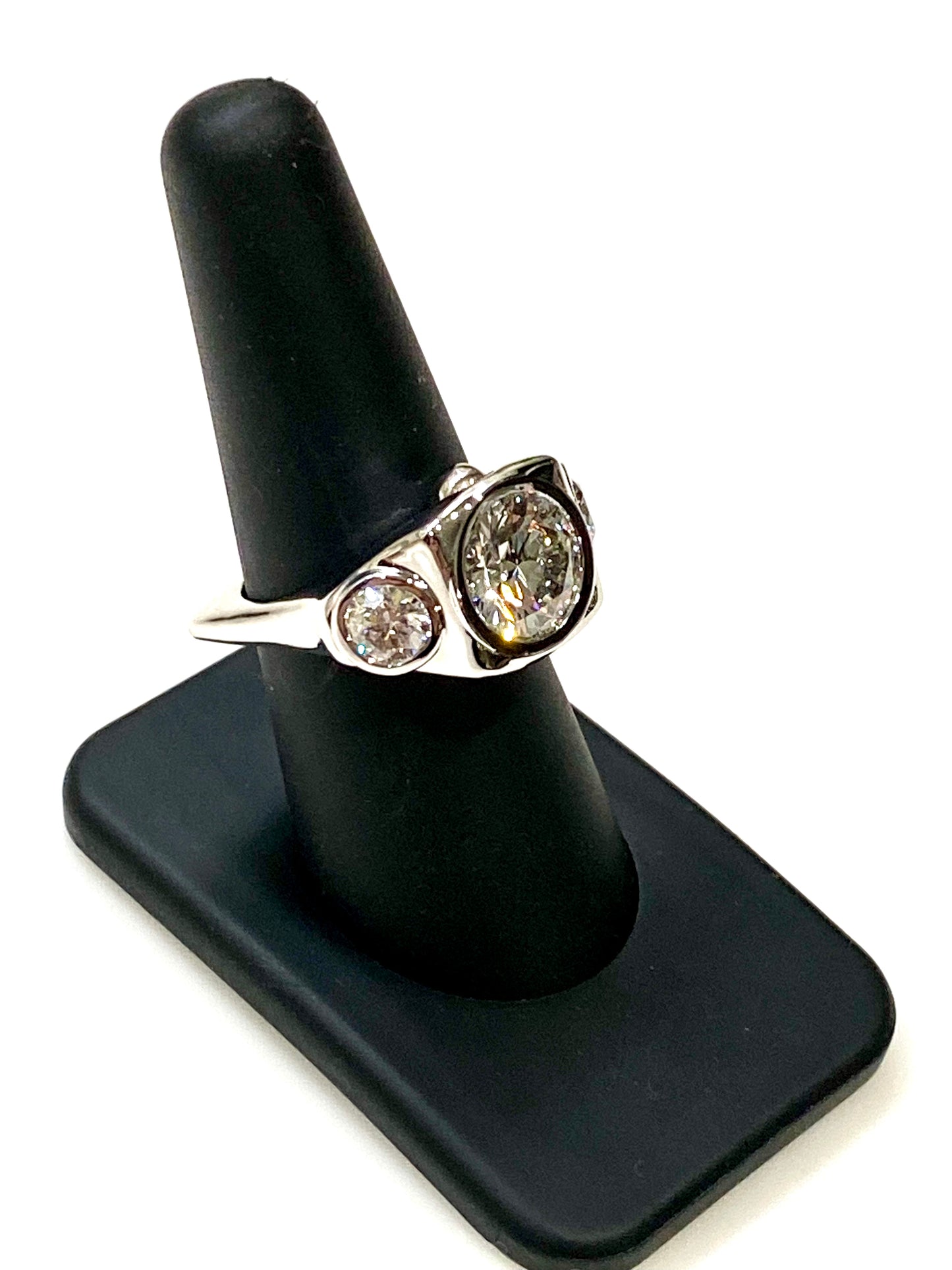 MY LATEST DESIGN!! REAL DIAMONDS
GORGEOUS 14k WHITE GOLD LAB GROWN DIAMOND RING.