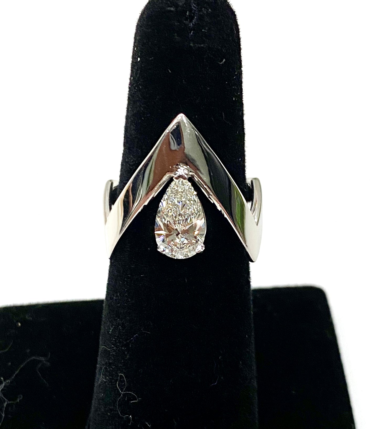 GORGEOUS LAB GROWN PEAR SHAPED LAB GROWN DIAMOND IN 14K WHITE GOLD RING.