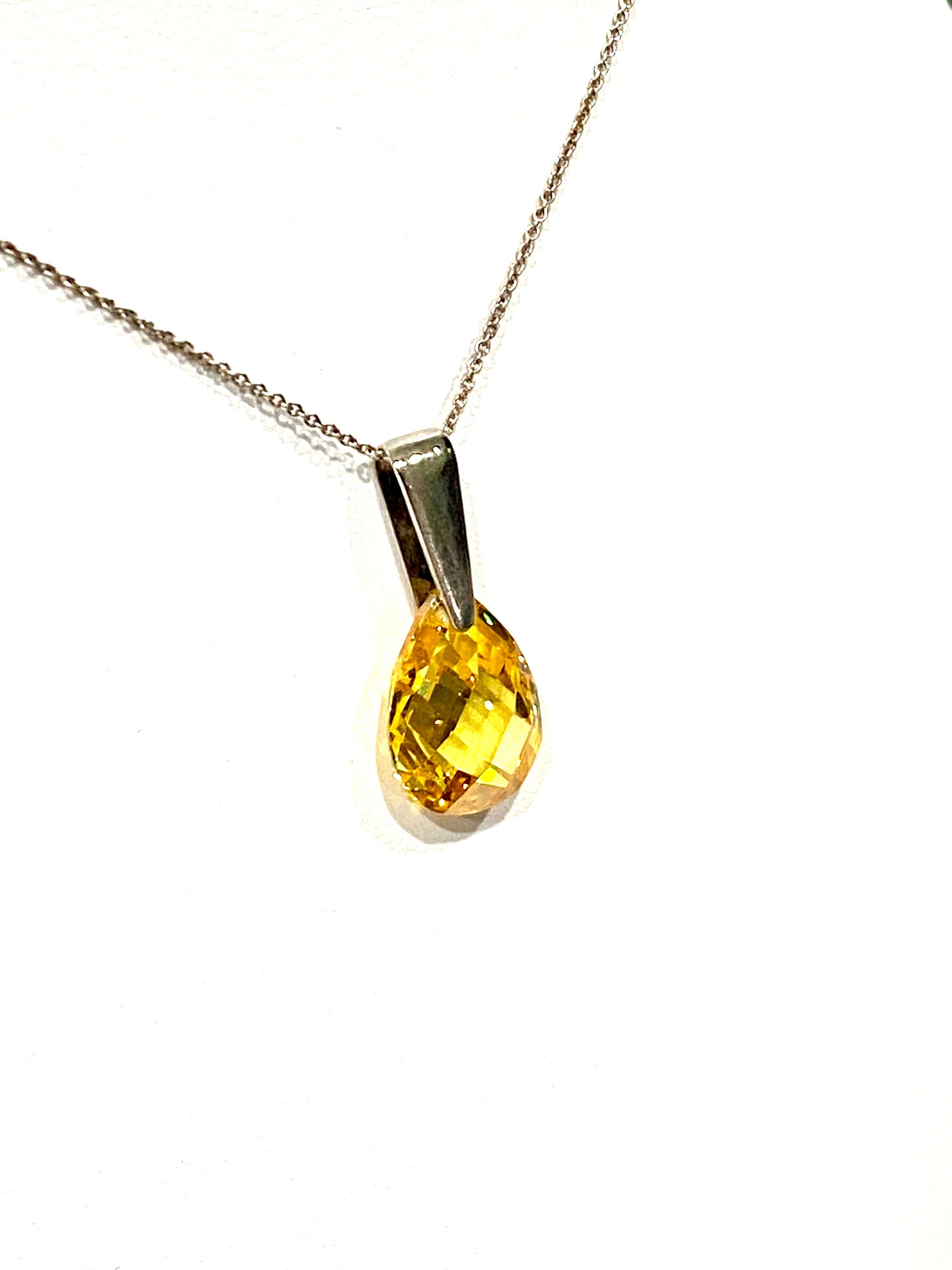 GORGEOUS TIFFANY & CO DIAMOND CUT GENUINE CITRINE IN SOLD STERLING SILVER