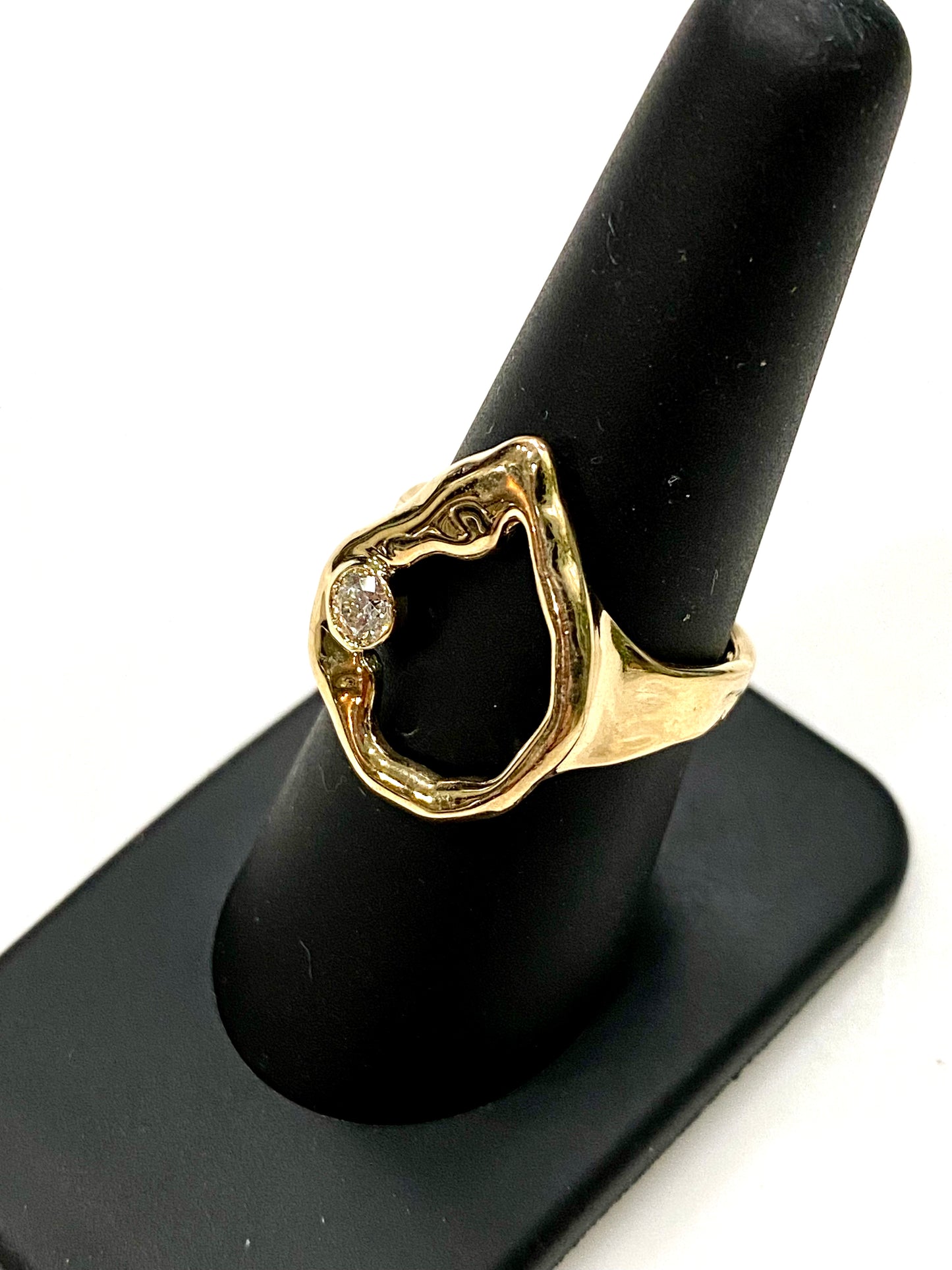 GORGEOUS DESIGNER OPEN SPACE DIAMOND AND YELLOW GOLD RING