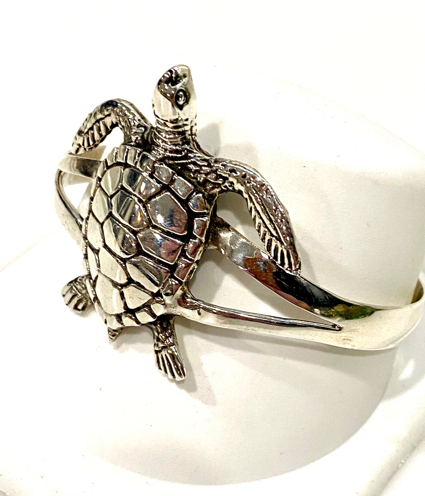 GORGEOUS SOLID STERLING SILVER SEA TURTLE CUFF BRACELET