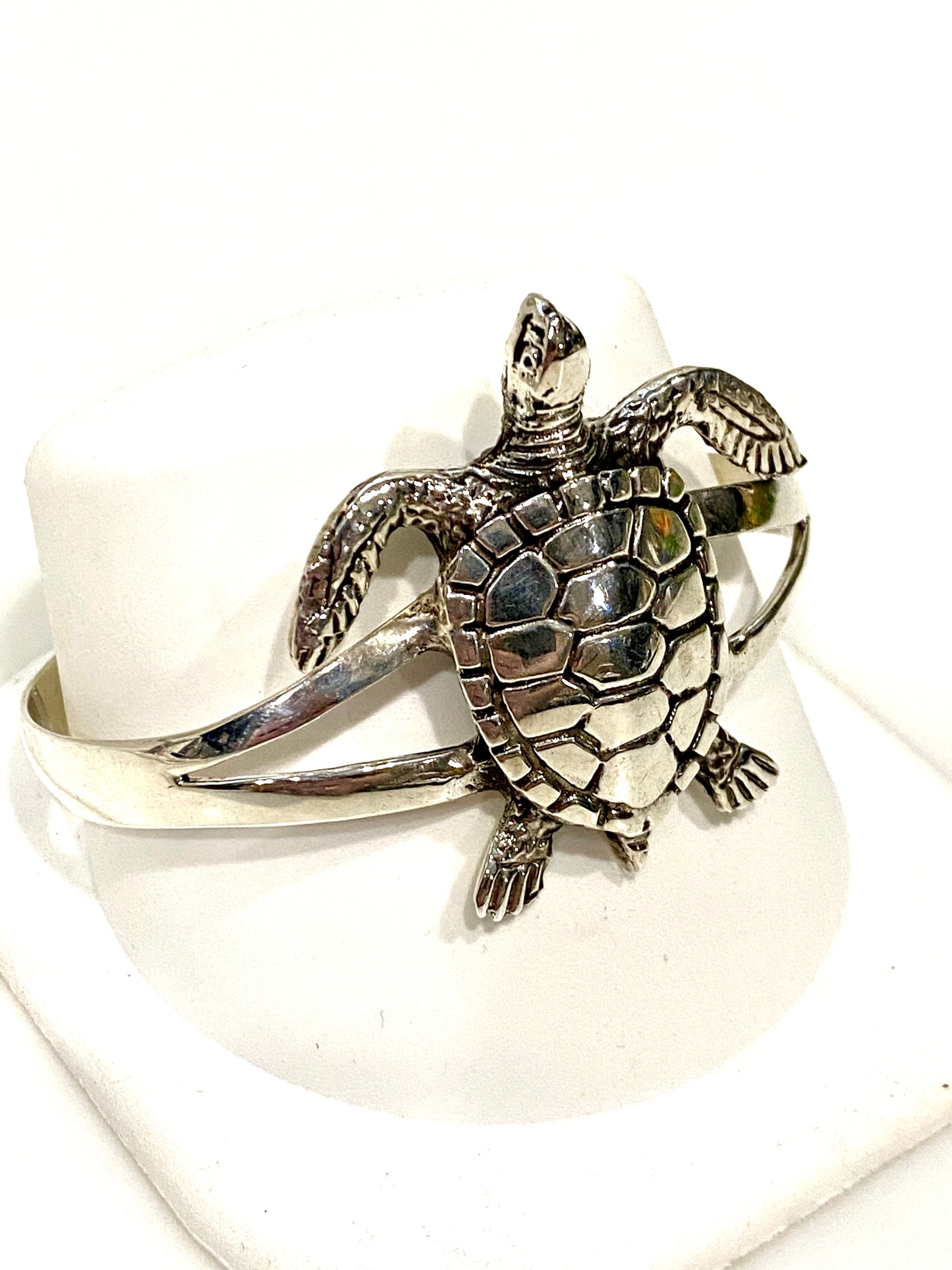 GORGEOUS SOLID STERLING SILVER SEA TURTLE CUFF BRACELET