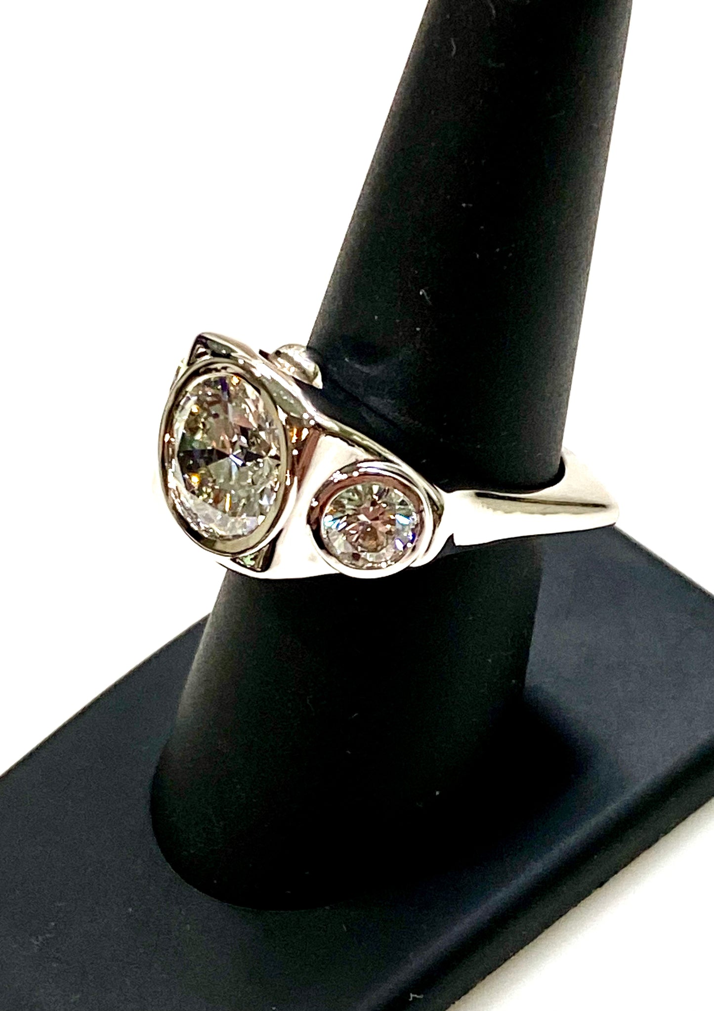 MY LATEST DESIGN!! REAL DIAMONDS
GORGEOUS 14k WHITE GOLD LAB GROWN DIAMOND RING.