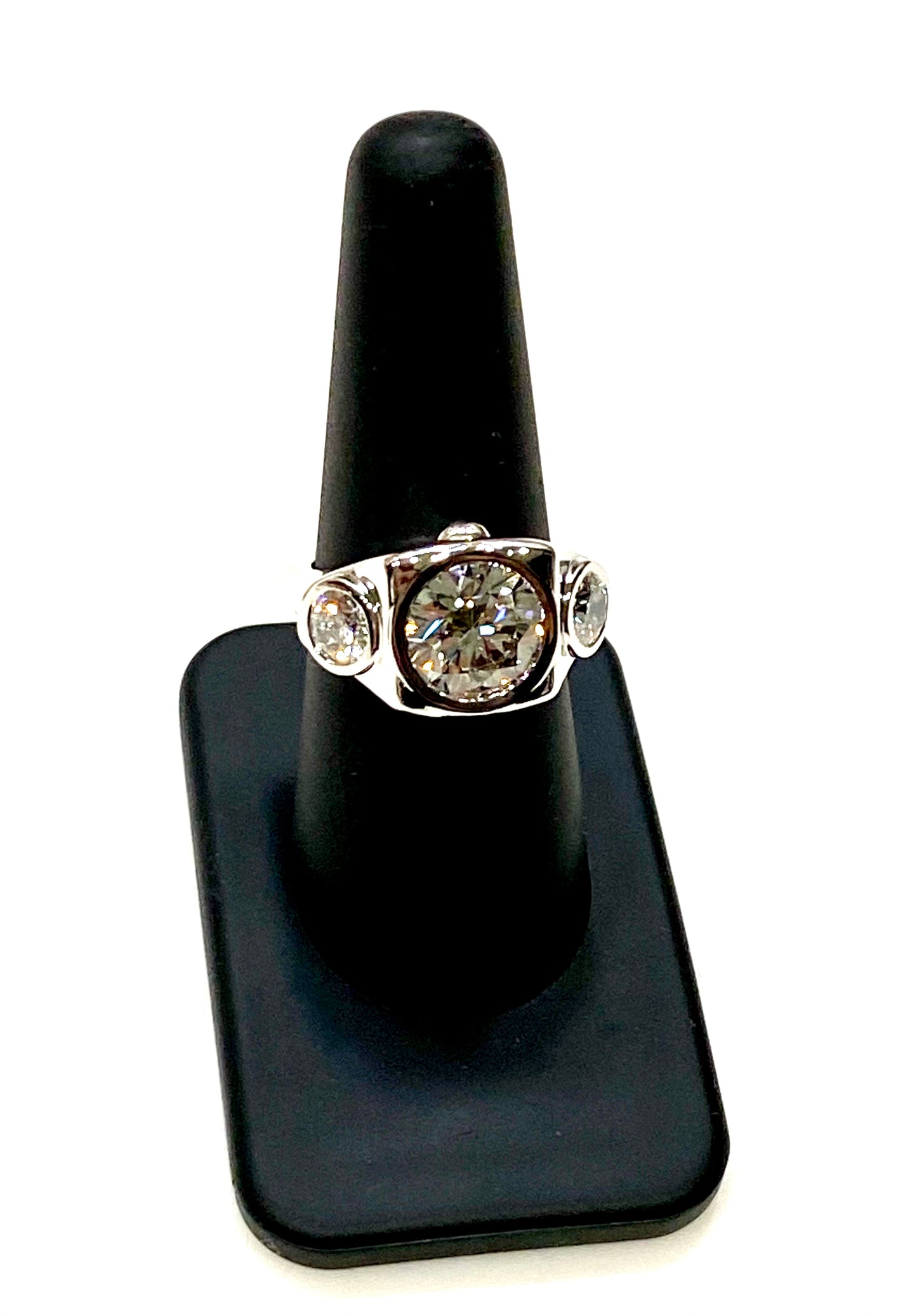 MY LATEST DESIGN!! REAL DIAMONDS
GORGEOUS 14k WHITE GOLD LAB GROWN DIAMOND RING.