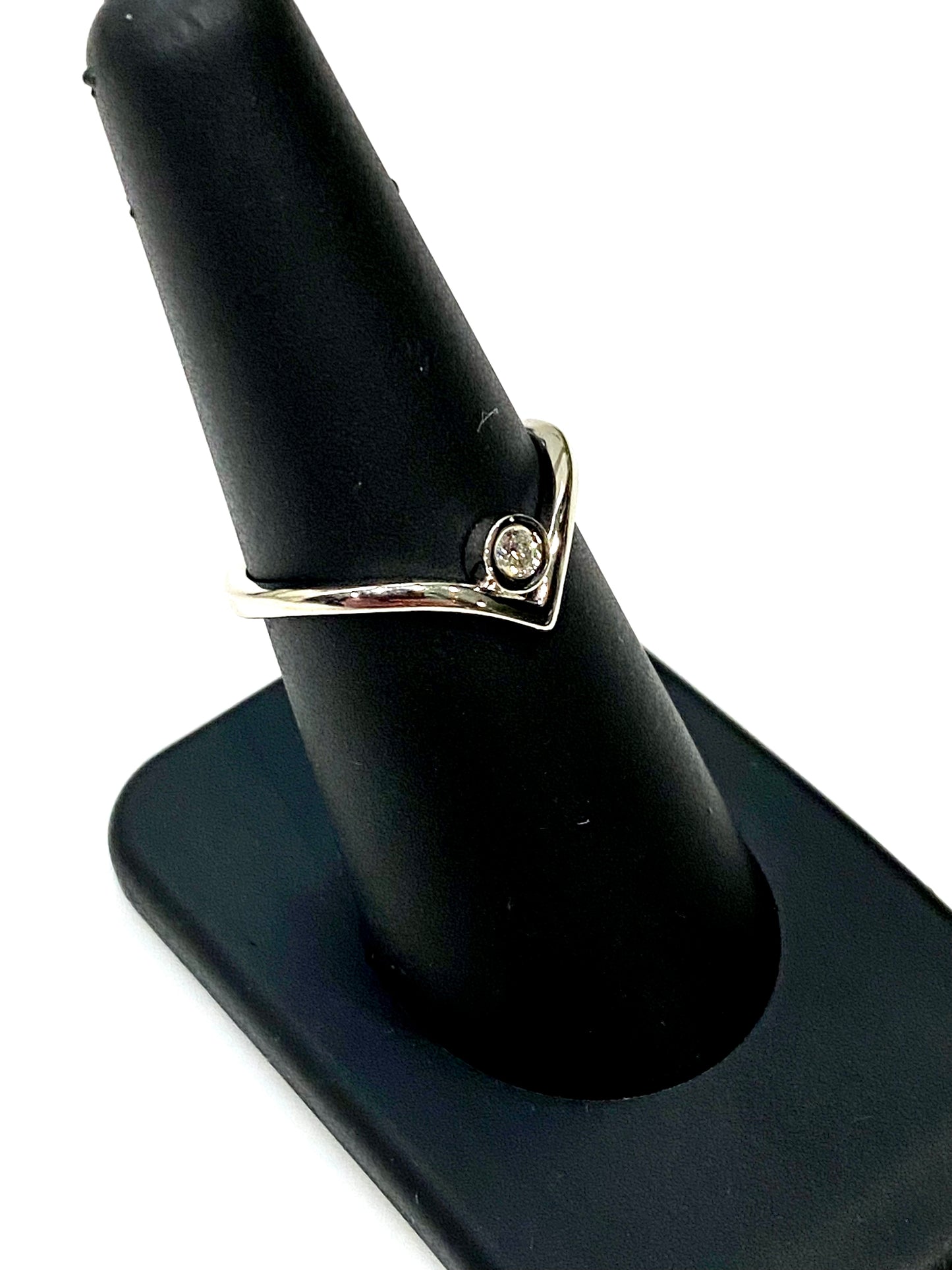 14k WHITE GOLD AND DIAMOND RING