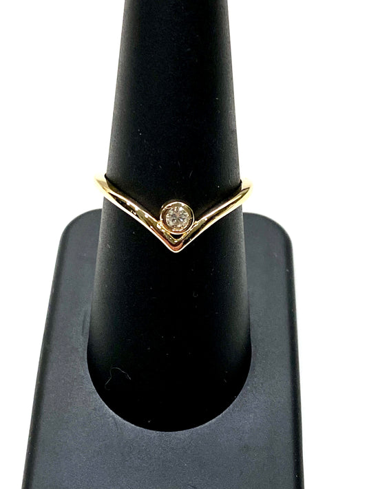 14k YELLOW GOLD AND DIAMOND ACCENT RING