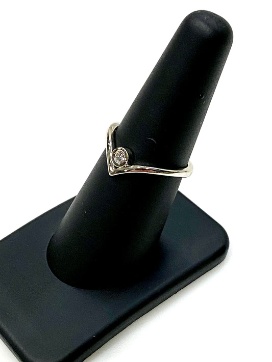 14k WHITE GOLD AND DIAMOND RING