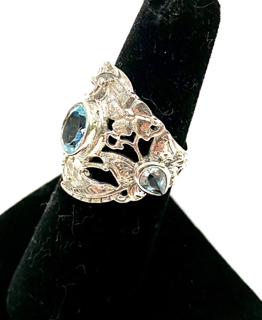 LOVELY FEMININE GENUINE BLUE TOPAZ STERLING SILVER RING