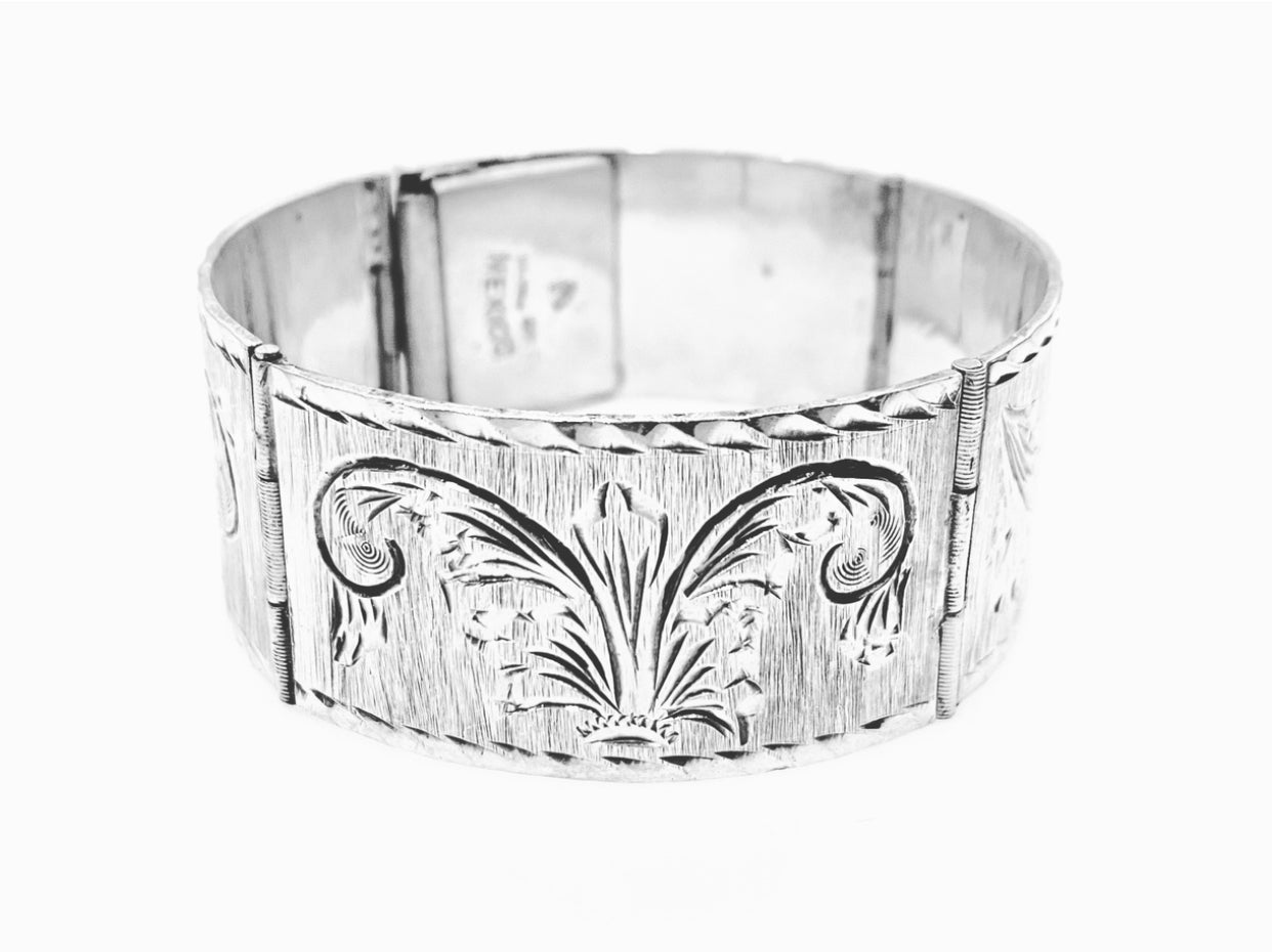 VINTAGE HAND ETCHED SOLID STERLING SILVER BRACELET