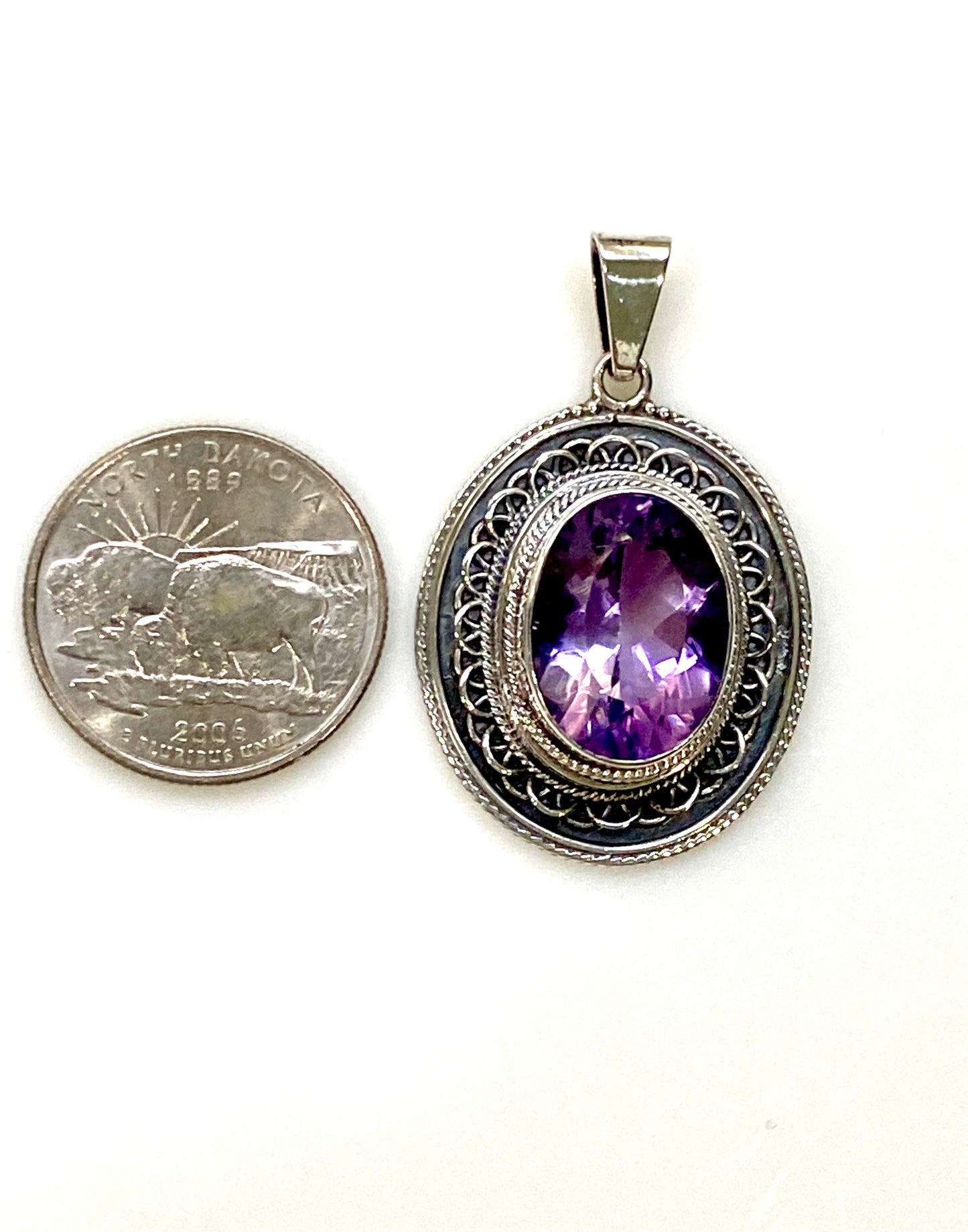 BEAUTIFUL GENUINE AMETHYST IN SOLID STERLING SILVER PENDANT