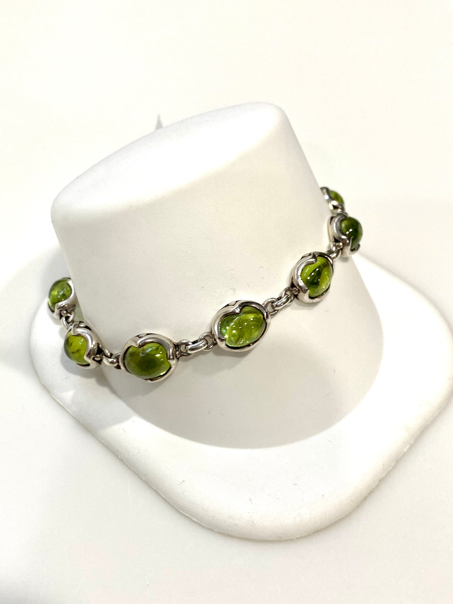 GORGEOUS CABOCHON GENUINE PERIDOT BRACELET IN STERLING SILVER