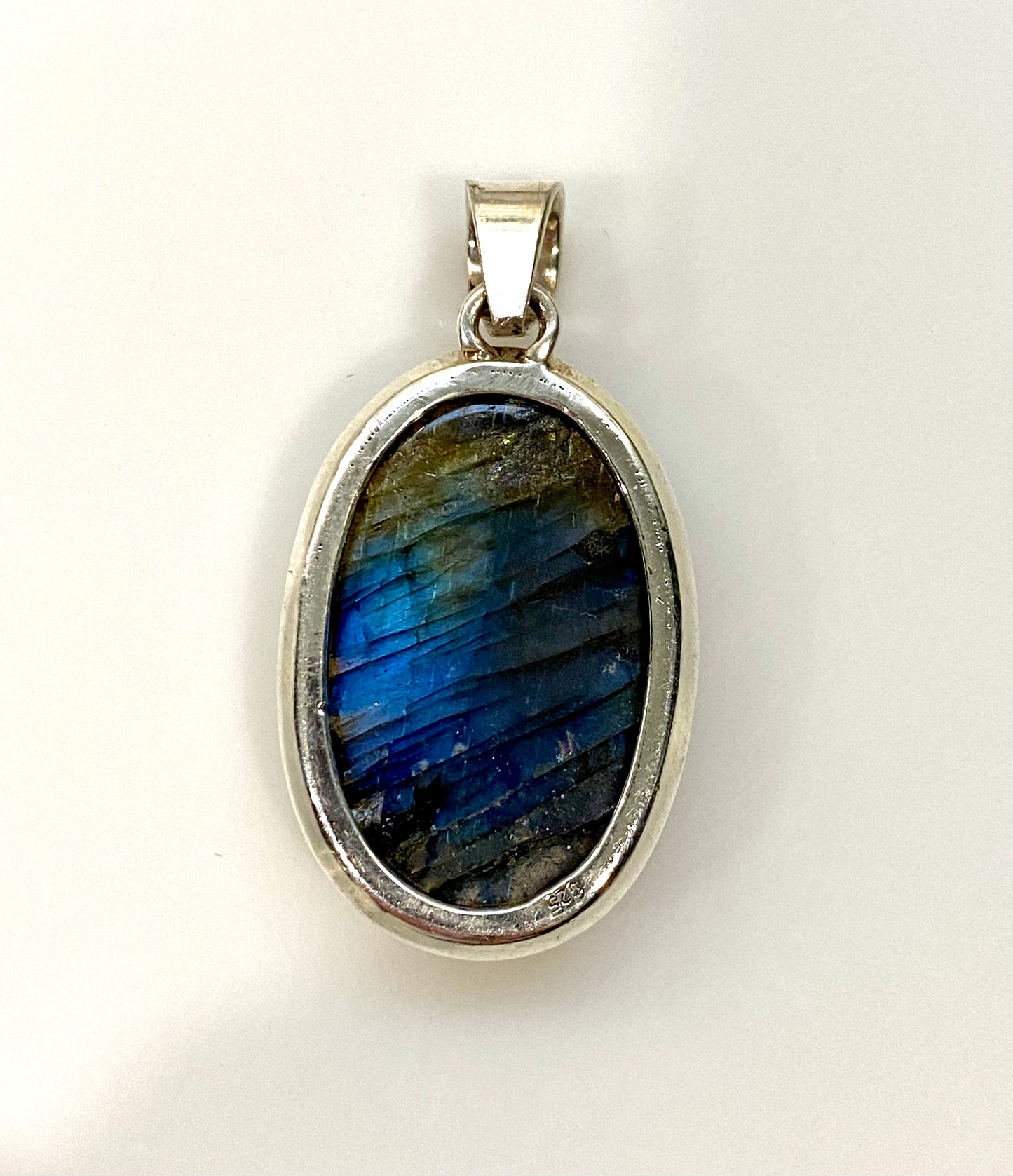 Beautiful High Quality Labradorite Sterling Silver Pendant