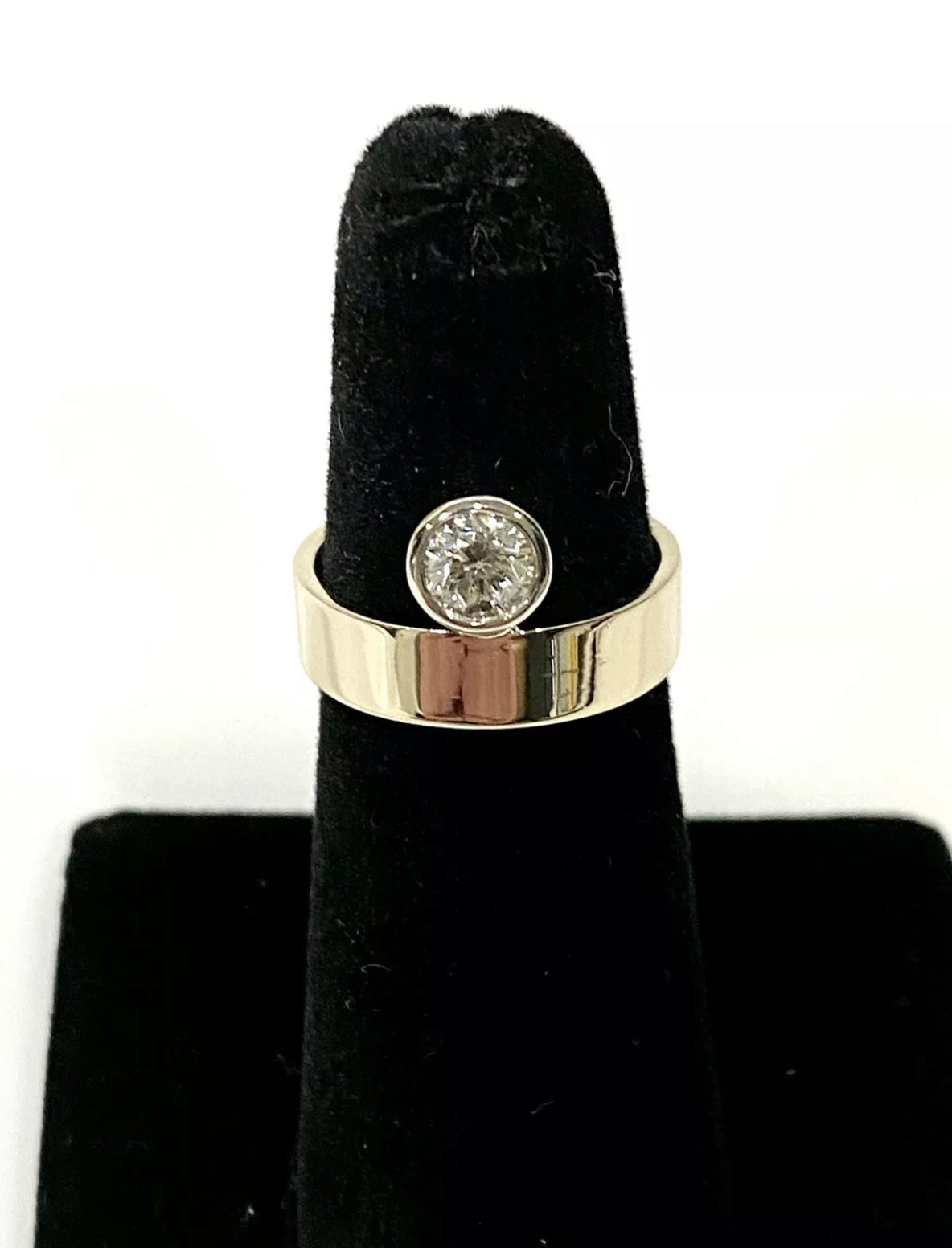 Solitaire 14k Gold Ring