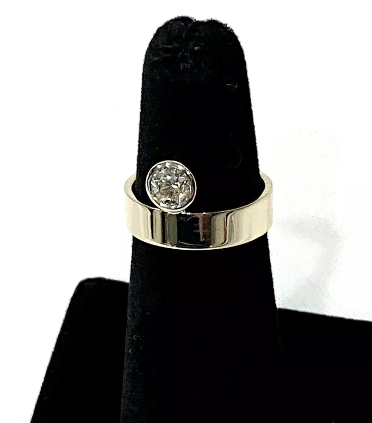 Solitaire 14k Gold Ring