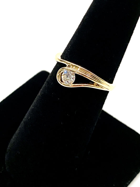 Modern 14k Yellow Gold Diamond Ring