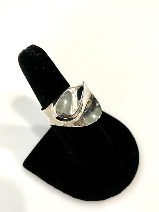 SOLID STERLING SILVER WAVE RING