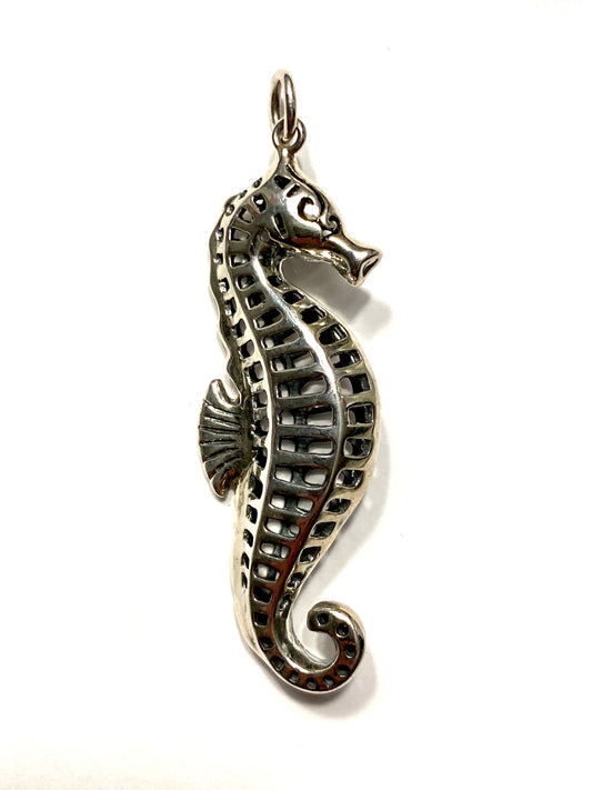 WOVEN STERLING SILVER SEAHORSE PENDANT