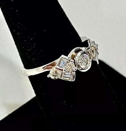 Gorgeous White Gold Diamond Ring