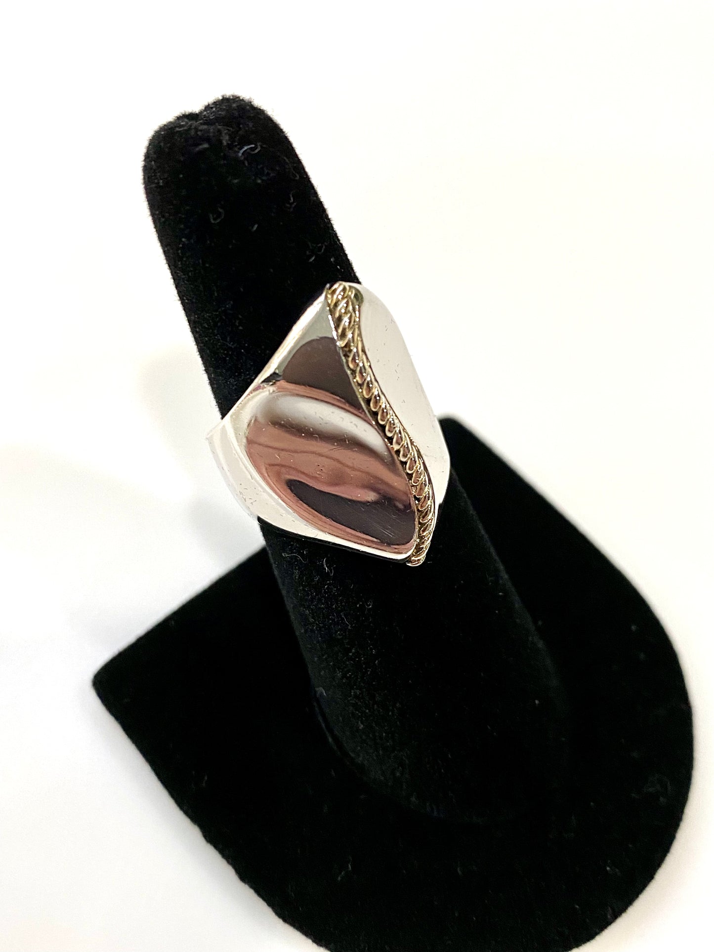 MODERN YURMAN INSPIRED STERLING SILVER RING