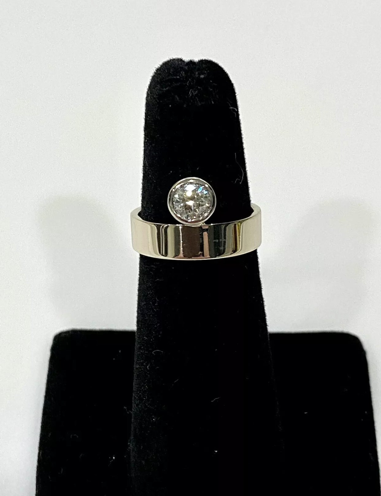 Solitaire 14k Gold Ring