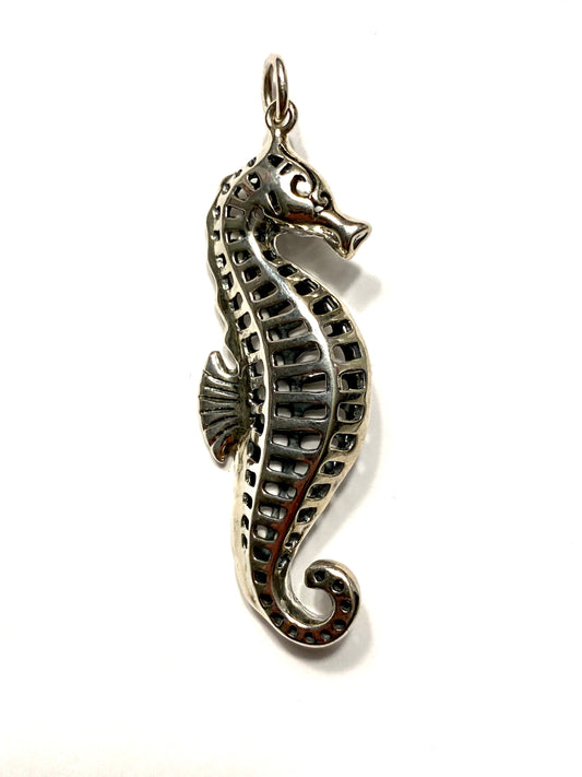 WOVEN STERLING SILVER SEAHORSE PENDANT