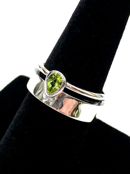 Modern Peridot Sterling Silver Ring